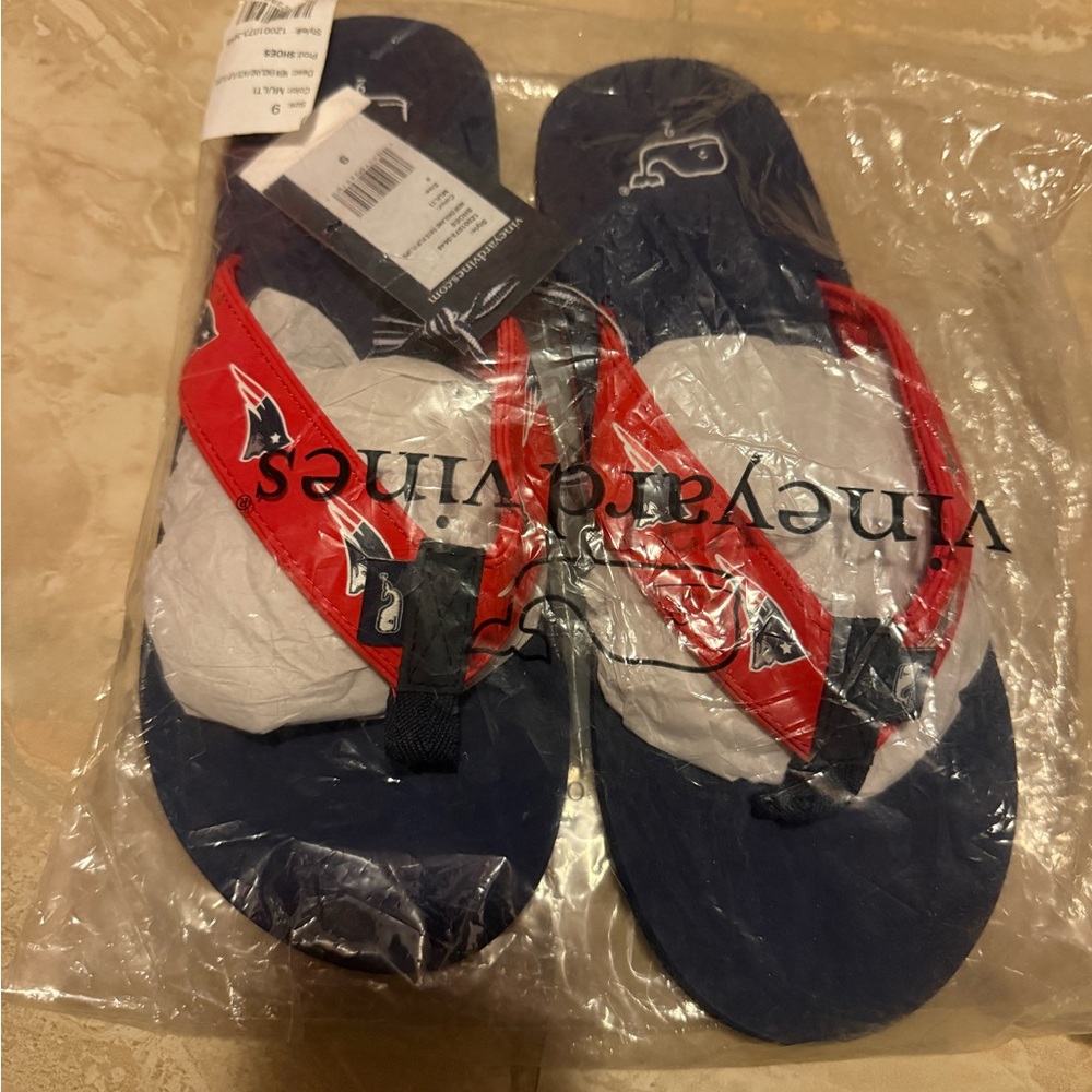 Men’s Vineyard Vines sandals ☀️